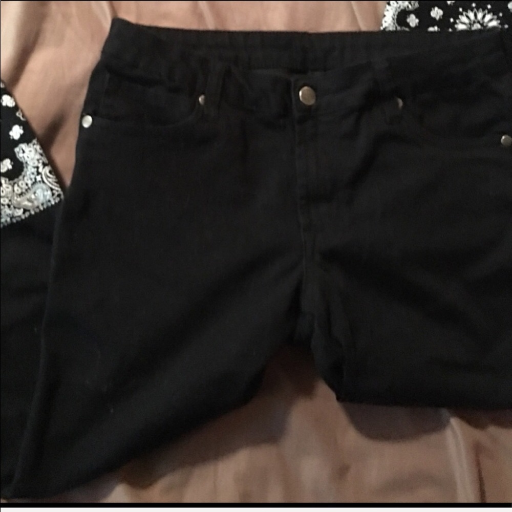 ? Not sure name JUST REALLY CUTE CAPRIS SIZE 7